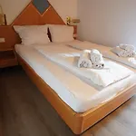 Haus Am Brunnen Guest house *